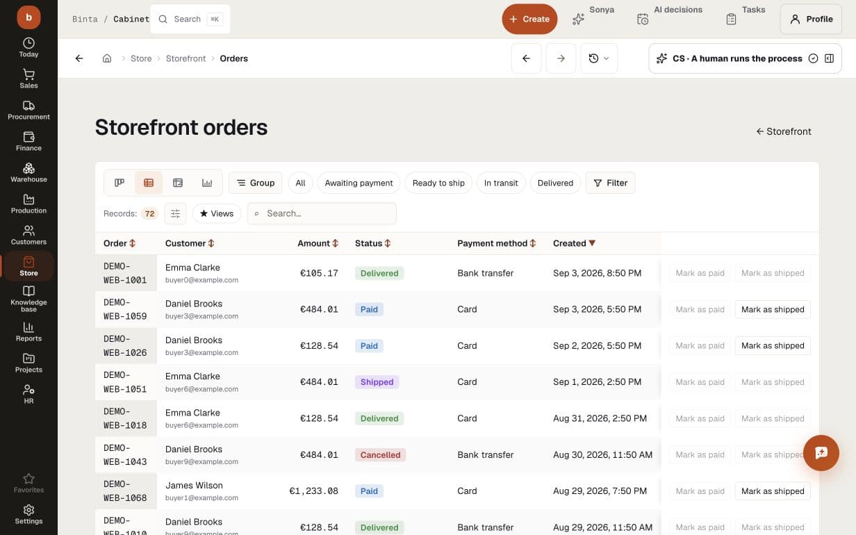 Fictional demo order journal: 72 orders, EUR amounts, payment and shipping statuses, payment methods and creation dates